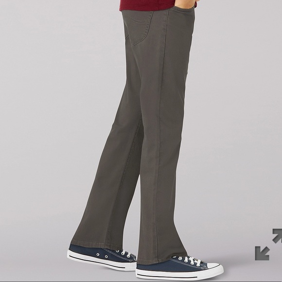 New boys Lee’s extreme comfort straight fit jeans. - Picture 3 of 16